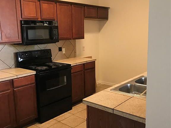 3rd image of 1420 Piedmont Dr