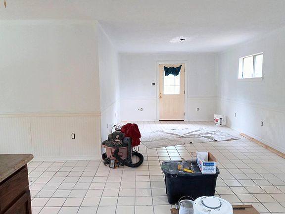 3rd image of 29205 Erindale Dr