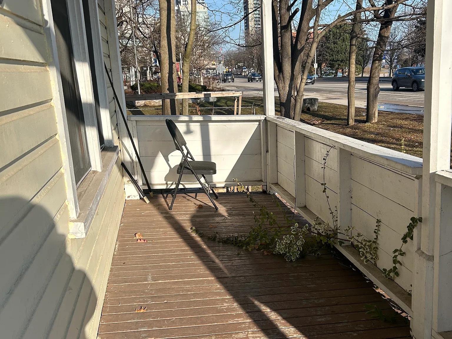 1421 Lakeshore Rd — Photo 3