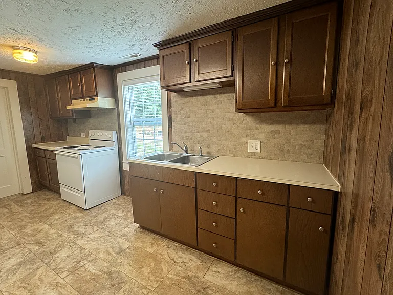 Kitchen with new backsplash