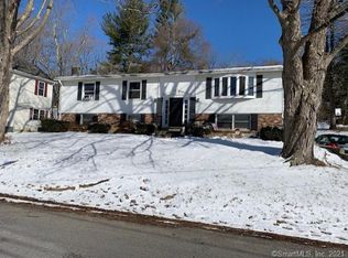 4 Taylor St, New Milford, CT 06776
