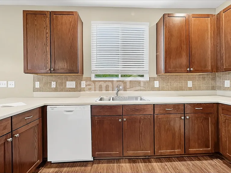 148 Bellfare Dr — Photo 3