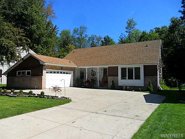 1st image of 203 Cottonwood Dr