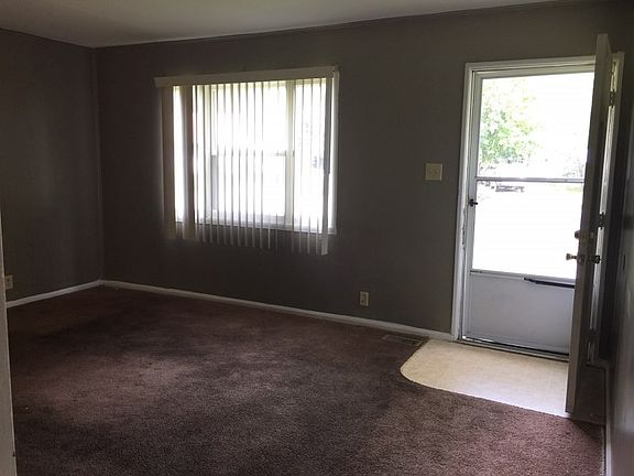 5th image of 2446 N Centennial St