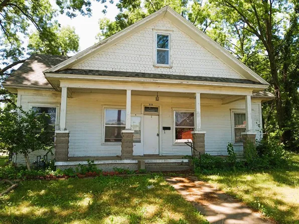 515 E 10th St, Coffeyville, KS 67337