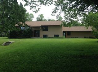 14835 Vans Rd, Fulton, IL 61252