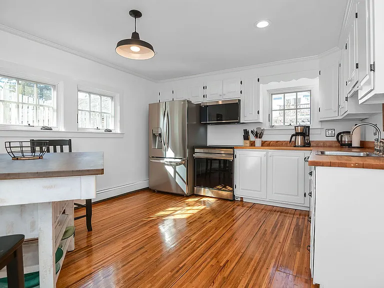 6 Mill Ln — Photo 3