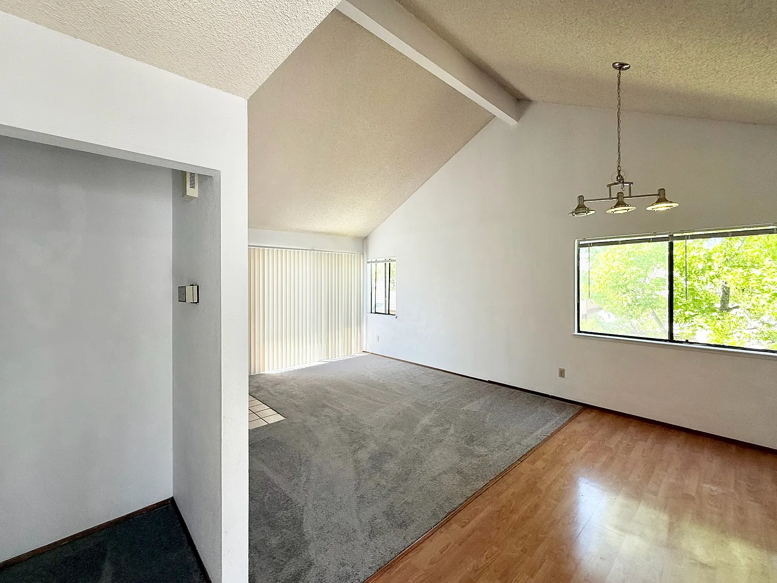 2 bed, 842 sqft, $3,100 — Photo 3