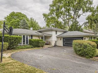 8009 Winter Cir, Downers Grove, IL 60516