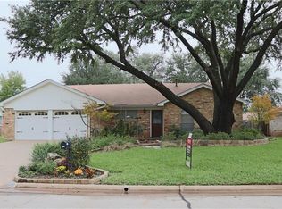 1023 Byron Ln, Arlington, TX 76012