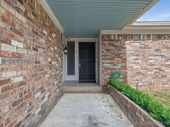 3rd image of 10837 E 26th Pl