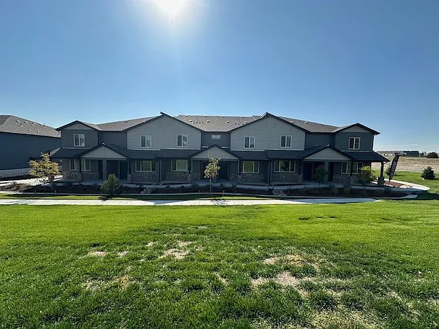7045 4th Street Rd
