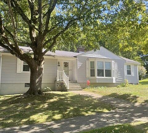 2nd image of 927 W 3rd St