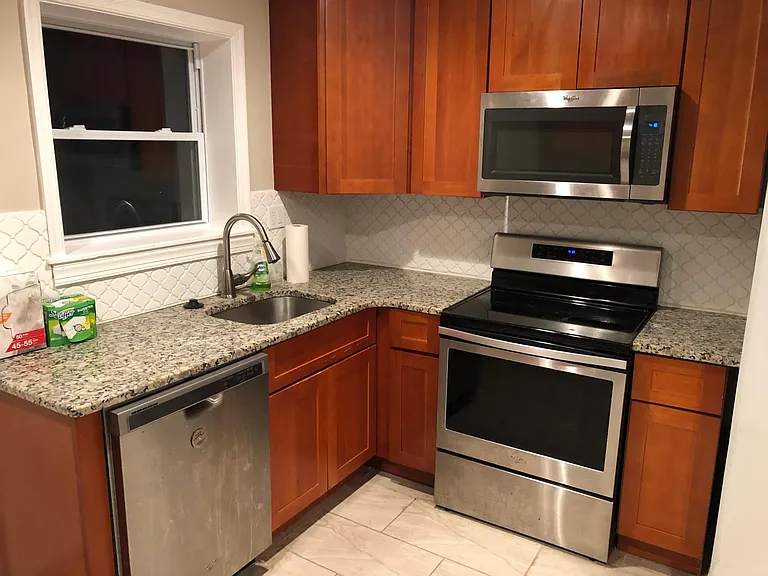 1st Floor: Kitchen