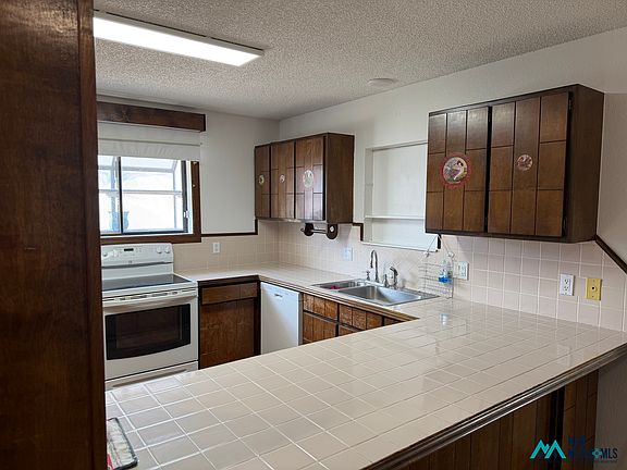 5th image of 124 Summer Ct