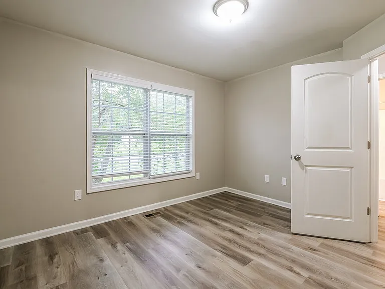 9695 Poole Rd — Photo 13