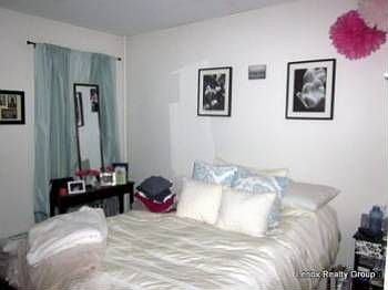4th image of 388 Lloyd Ave