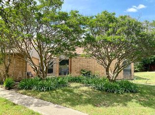 2023 Springwood Pl #B, Carrollton, TX 75006