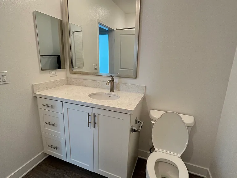Stadium Park Apartments — Photo 36
