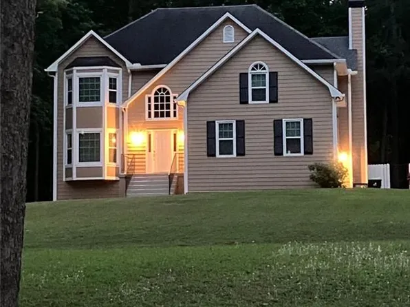 405 Ridgemont Dr, Fayetteville, GA 30215