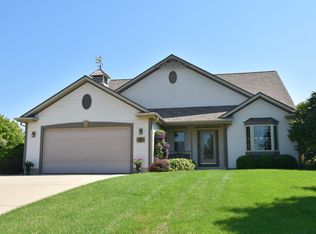 N798 Oak Ridge Dr, Oconomowoc, WI 53066