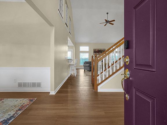 2nd image of 2531 Pleasant Crest Ct