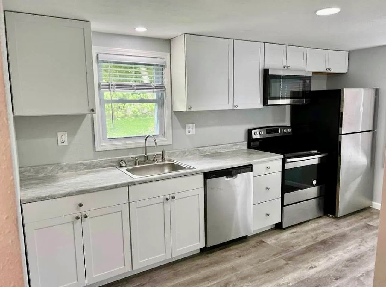 2 bed, 850 sqft, $1,100 — Photo 2