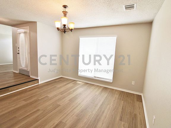 3rd image of 729 Rawlins Dr
