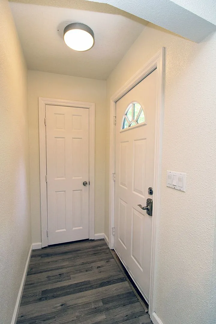 Charming Remodeled 4 Bedroom Home One Block From N Mississippi! — Photo 3