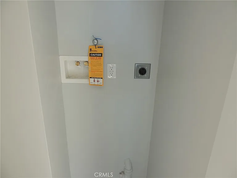 22735 Del Valle St #1 — Photo 10