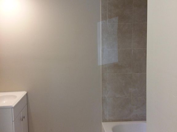 4th image of 8006 Gibsonton Dr
