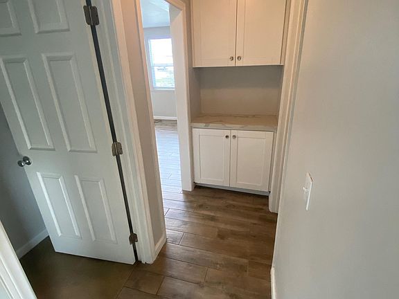 5th image of 4567 Hilltop Dr