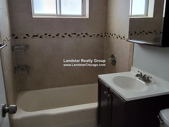 5th image of 1735 W Bryn Mawr Ave #18