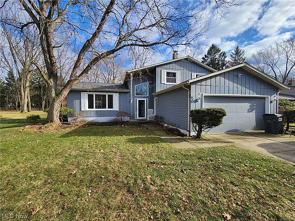 3rd image of 5939 Grovewood Dr