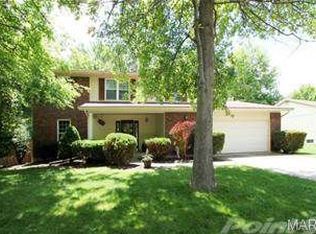 1911 Country Acres Dr, Saint Peters, MO