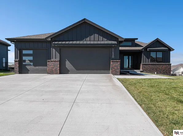 11520 S 117th St, Papillion, NE 68046