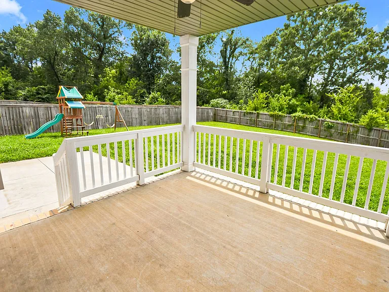 542 Tacoma Dr — Photo 15