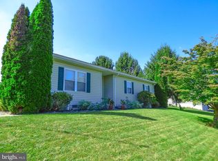 11 Oriole Cir, Felton, PA 17322