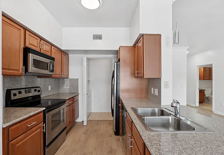 Residences at Gramercy — Photo 23