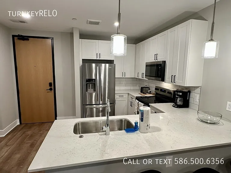 375 Kirts Blvd #106 — Photo 8