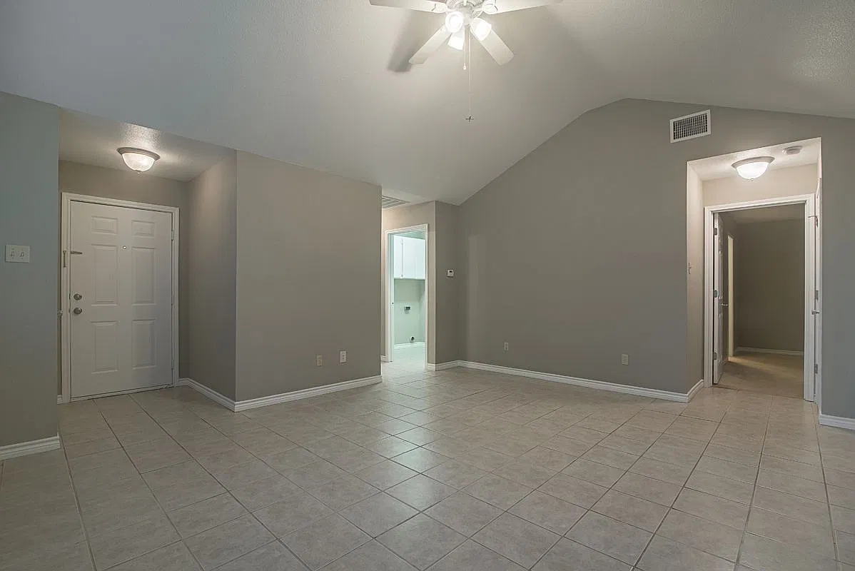 2 bed, 2.0 bath, 1189 sqft, $1,250 — Photo 2