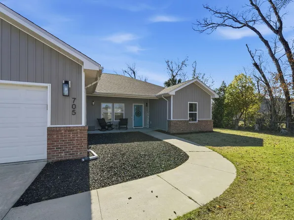 705 W 8th St, Lynn Haven, FL 32444