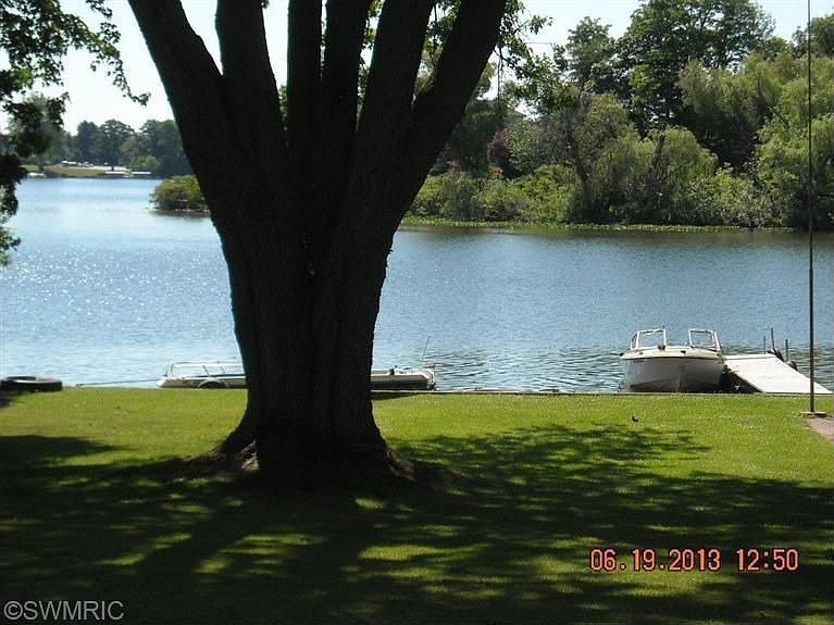 1st image of 259 Lakeshore Dr