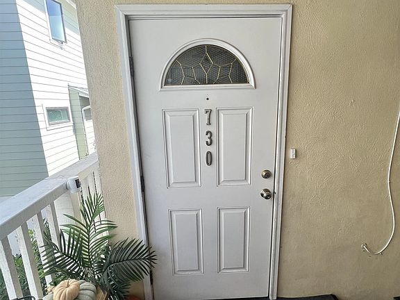 4th image of 730 E Ave