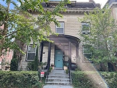 1st image of 1013 W Franklin St Room 8