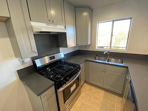2nd image of 14006 Vanowen St