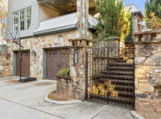 2125 Cooper Lake Dr, Smyrna, GA 30080