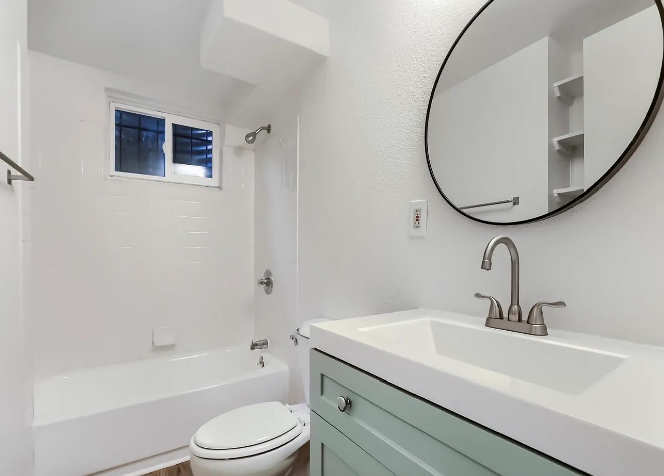 4 bed, 1749 sqft, $2,780 — Photo 4