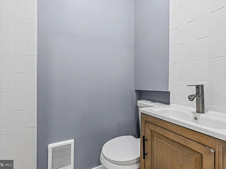 1222 Chancellor St #1F — Photo 5