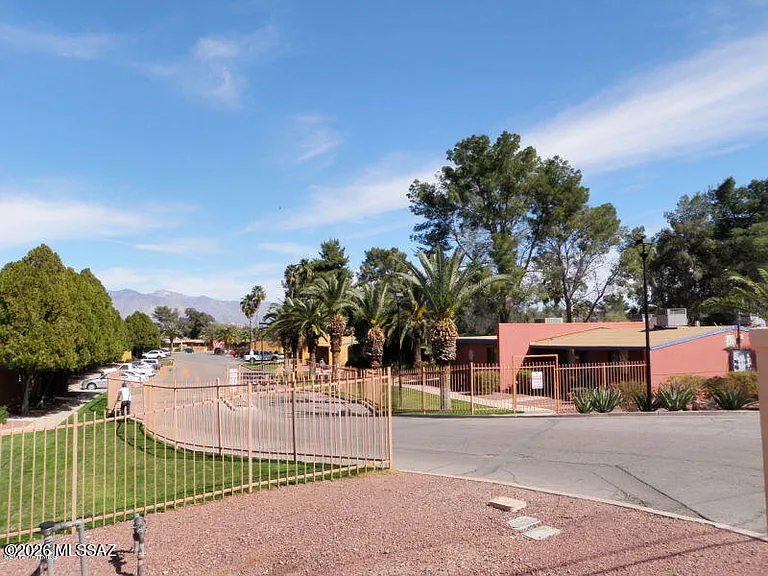 350 N Silverbell Rd #94 — Photo 15